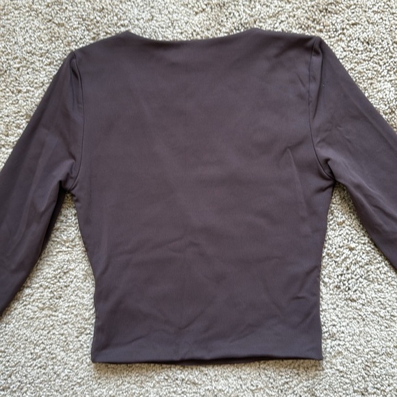 Aritzia Babaton Contour Brown Plunge V Neck Long Sleeve Crop Tee - Picture 7 of 10